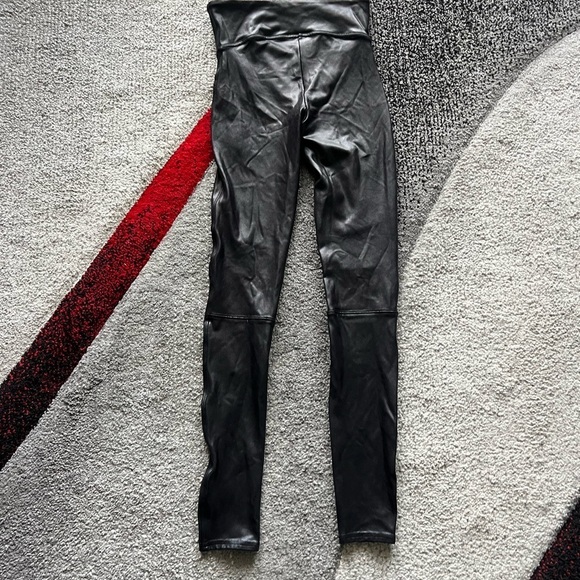 Spanx Faux Leather Zipper Detail Leggings - Picture 4 of 4